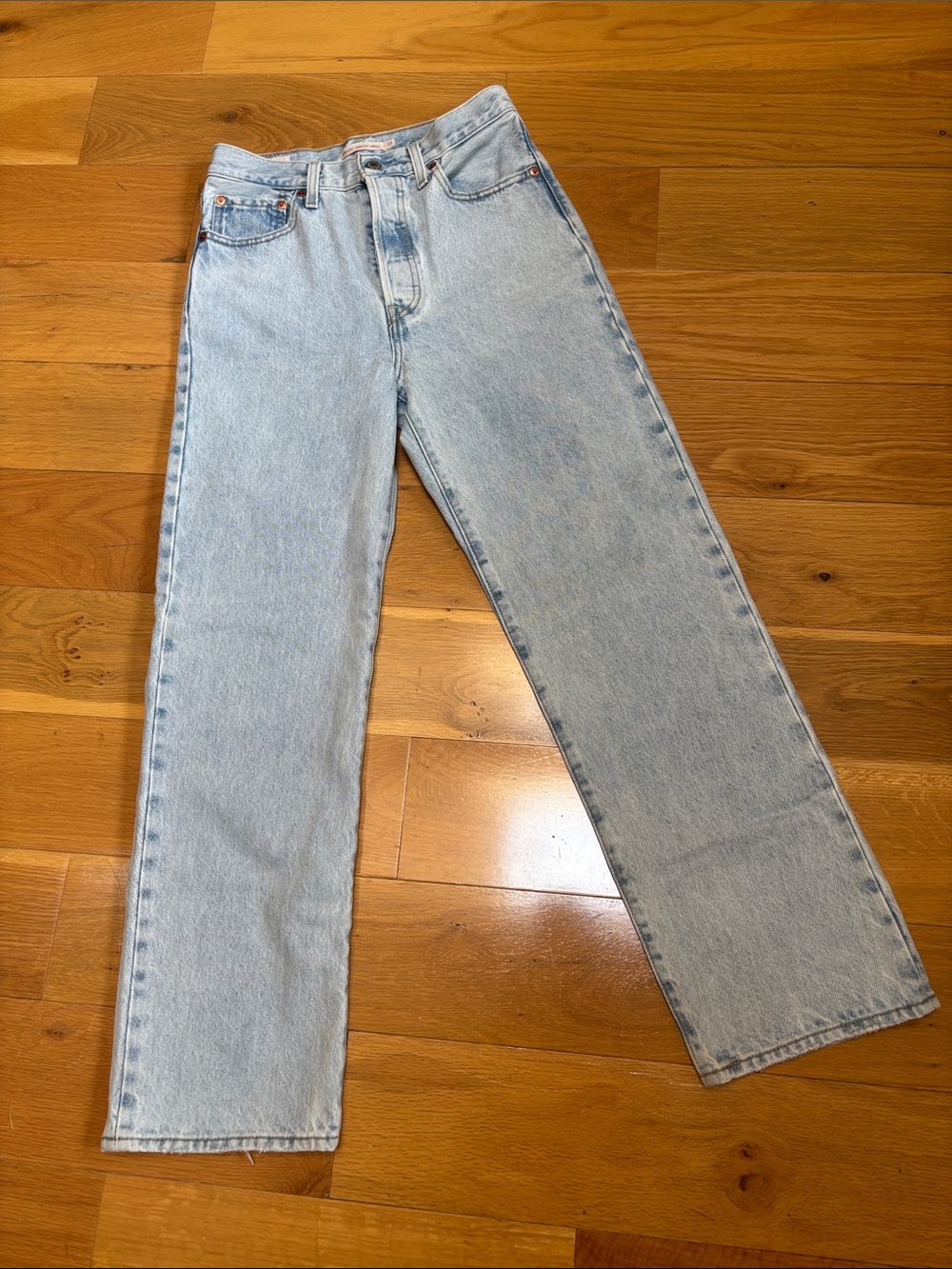 Levi's Women’s Ribcage Straight Ankle Jeans, Light Wash 27”